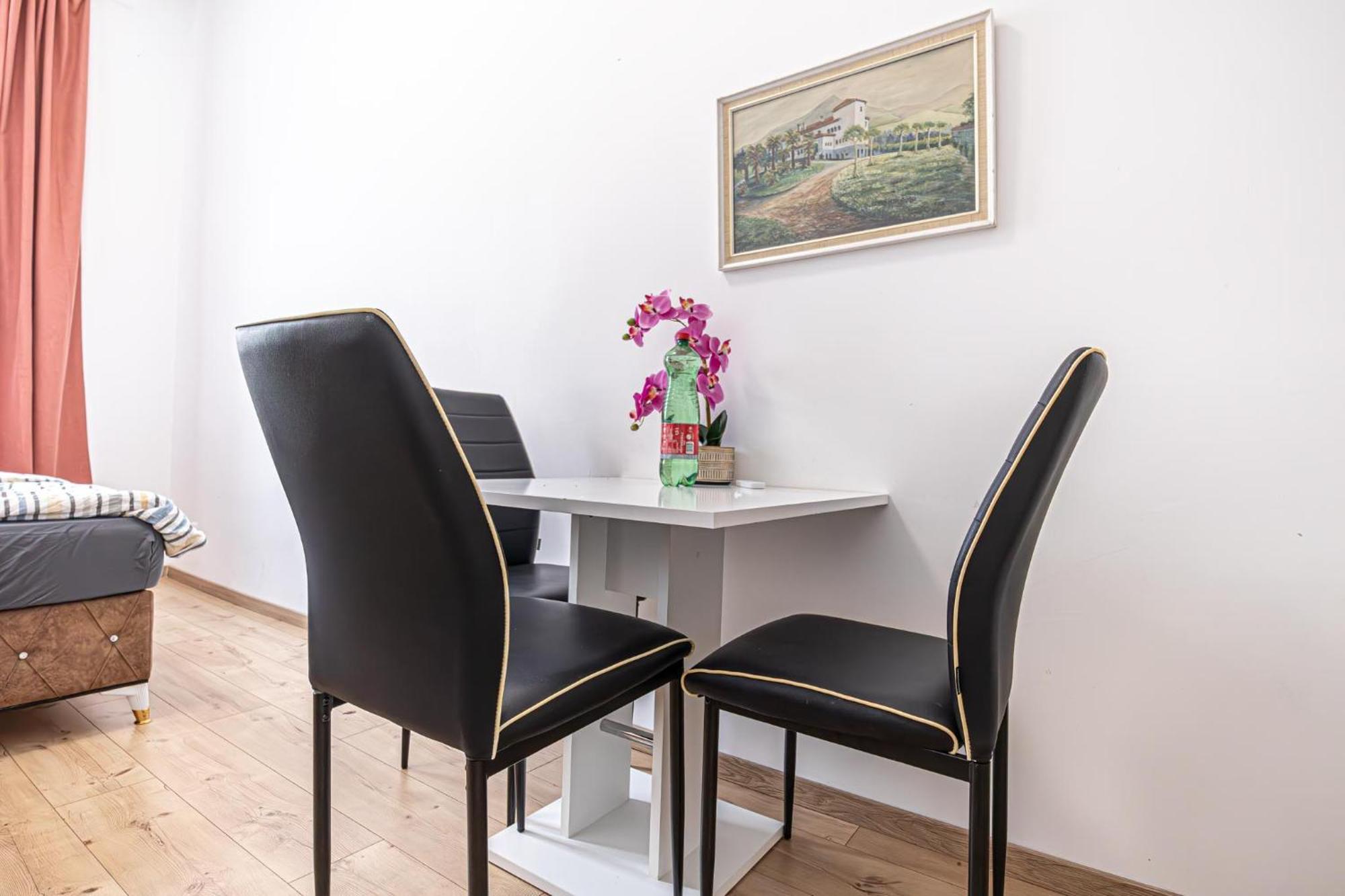 6 Min To Amusement Park - Economy Rooms In Shared Apartment Wiedeń Zewnętrze zdjęcie
