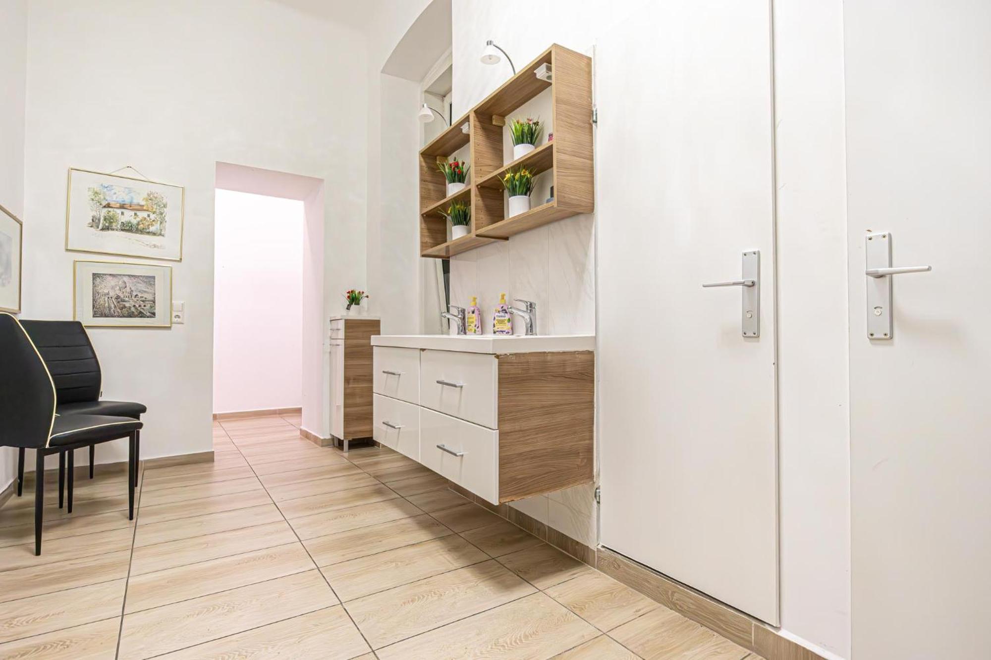 6 Min To Amusement Park - Economy Rooms In Shared Apartment Wiedeń Zewnętrze zdjęcie