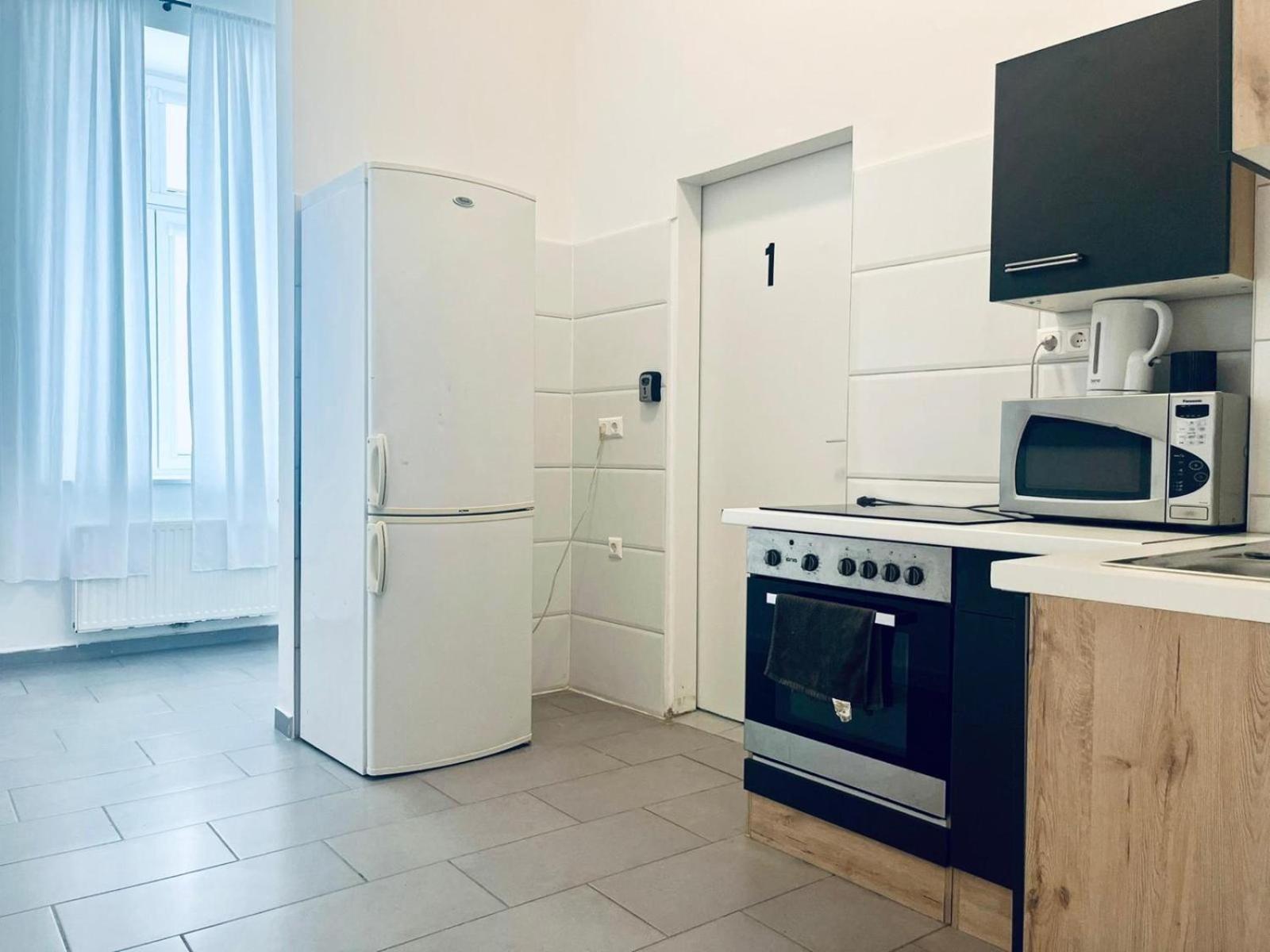 6 Min To Amusement Park - Economy Rooms In Shared Apartment Wiedeń Zewnętrze zdjęcie